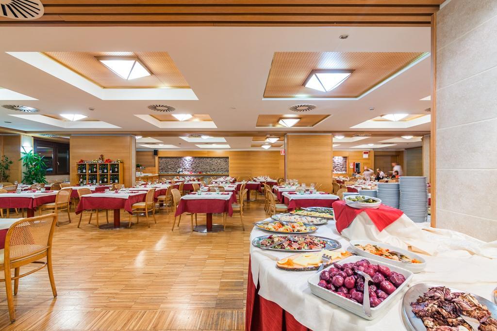 Hotel Club Regina E Fassa Mazzin Eksteriør bilde